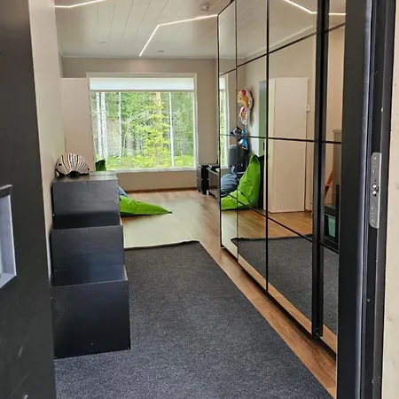 Ketunpesae 8 民宿 Karkkila